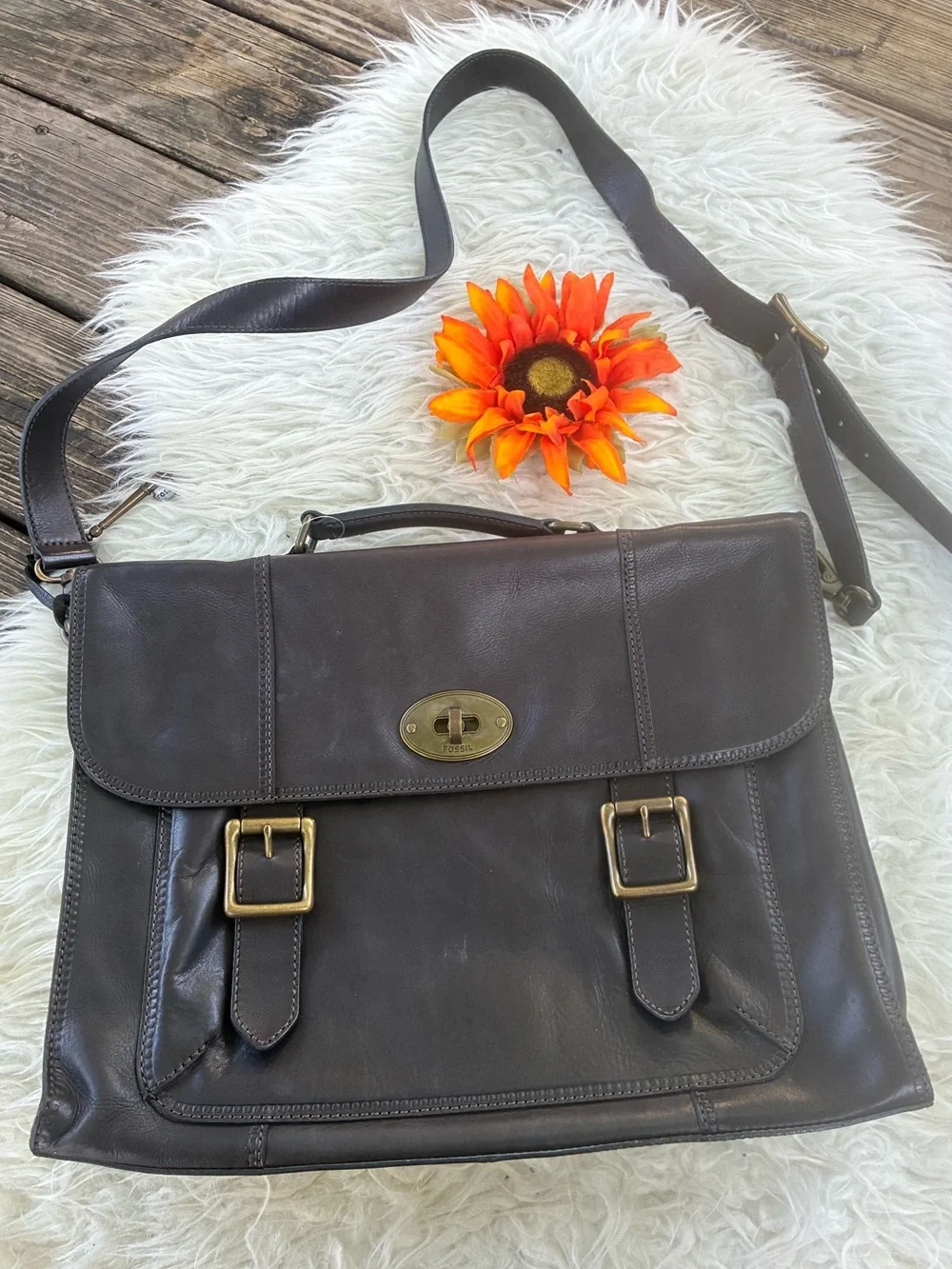 🌺HP🌺UNISEX FOSSIL briefcase case leather/ crossbody bag 🌺